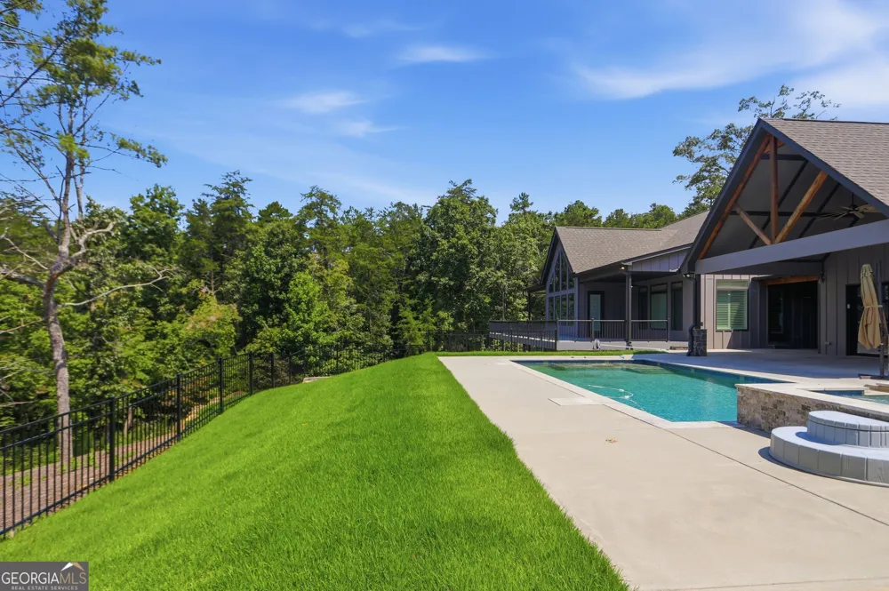175 Lands End TRL Cleveland, GA 30528