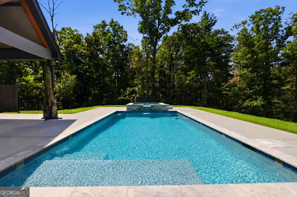 175 Lands End TRL Cleveland, GA 30528