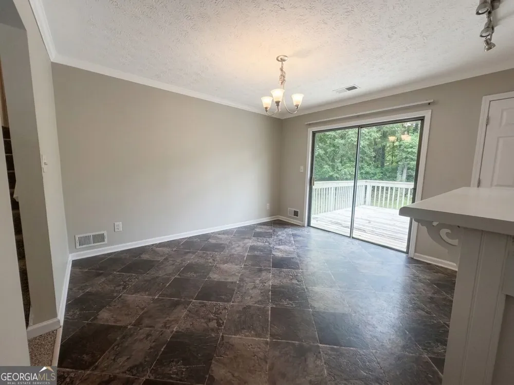 1 Logwood LN Newnan, GA 30265