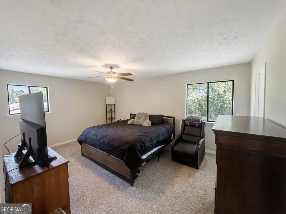 1 Logwood LN Newnan, GA 30265