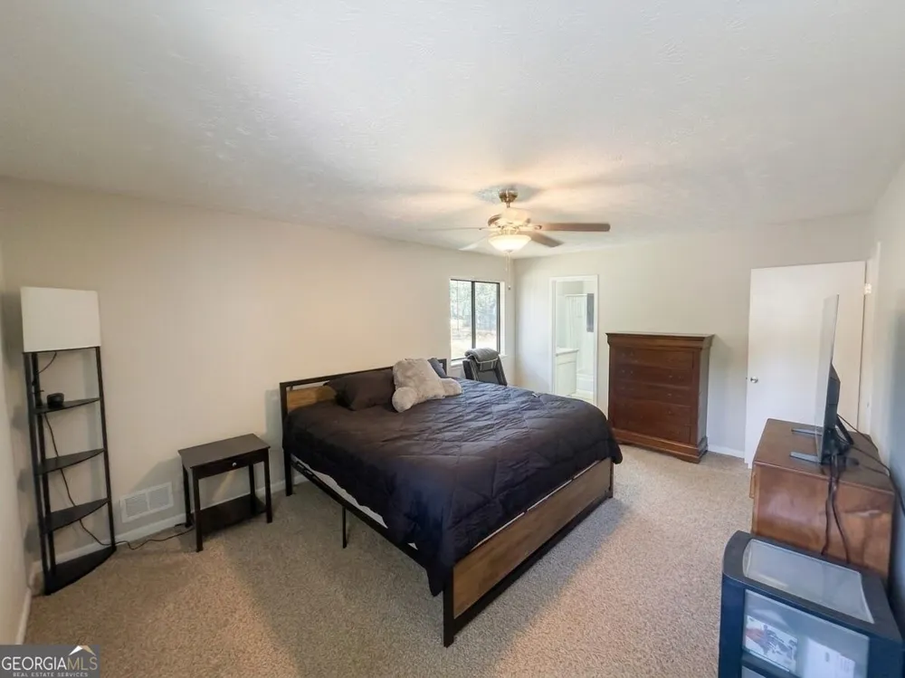 1 Logwood LN Newnan, GA 30265