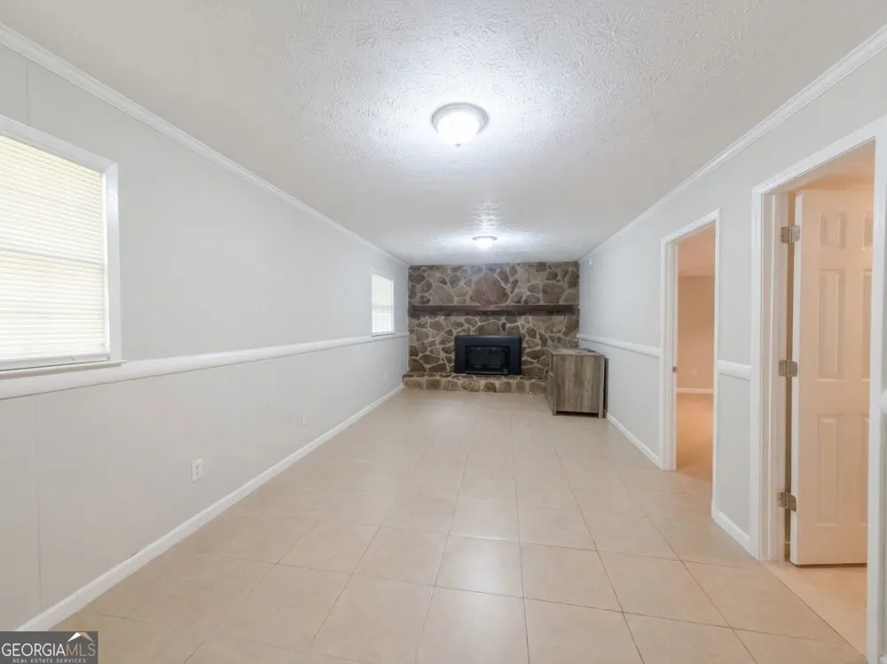 1 Logwood LN Newnan, GA 30265