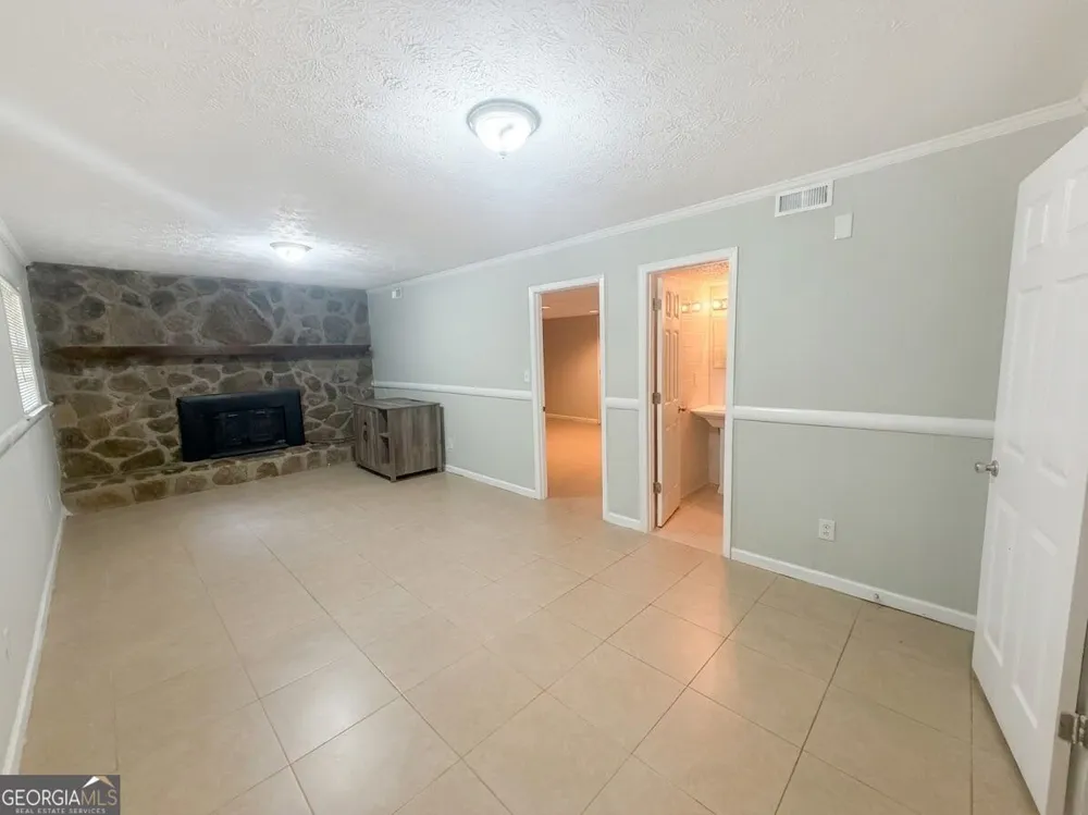 1 Logwood LN Newnan, GA 30265