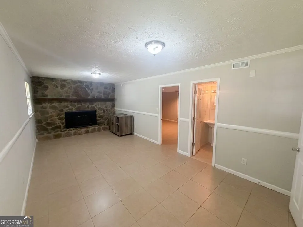 1 Logwood LN Newnan, GA 30265