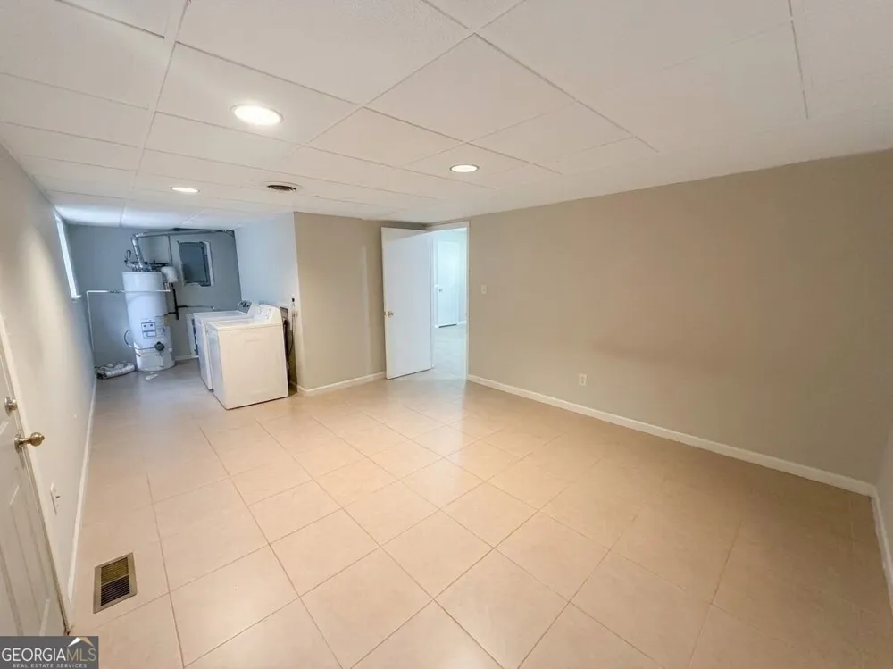 1 Logwood LN Newnan, GA 30265