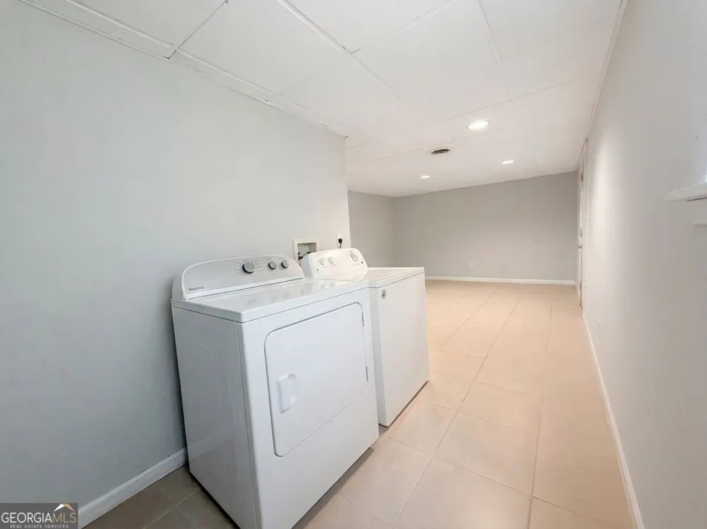 1 Logwood LN Newnan, GA 30265