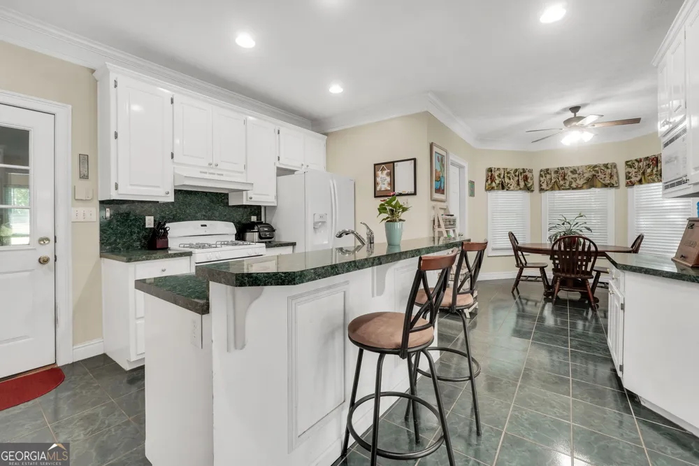 561 Harbour Shores DR Jackson, GA 30233