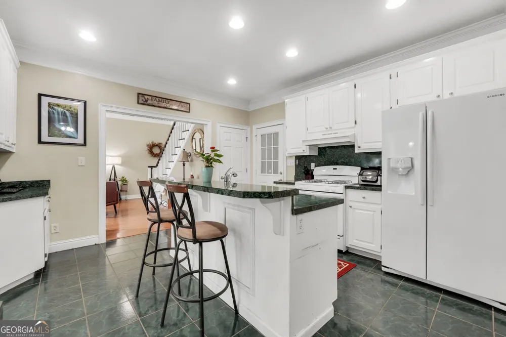 561 Harbour Shores DR Jackson, GA 30233