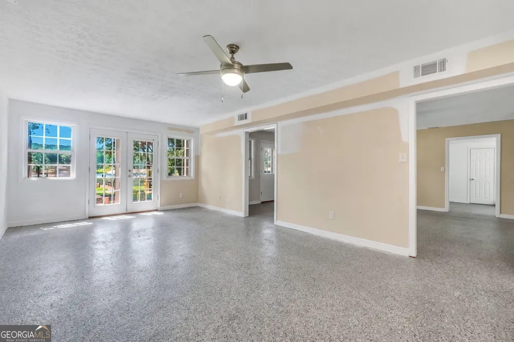 561 Harbour Shores DR Jackson, GA 30233