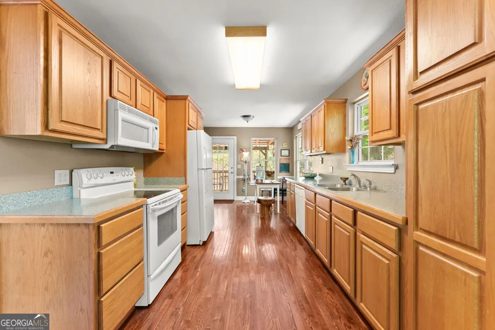162 Greenview CT Cleveland, GA 30528