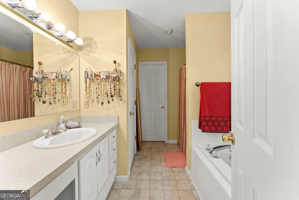 162 Greenview CT Cleveland, GA 30528