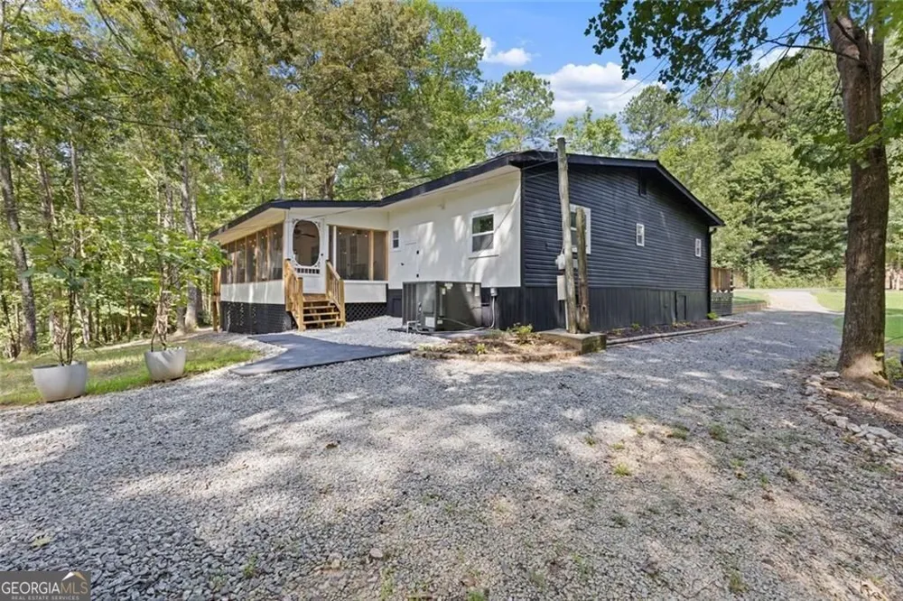 681 Pumpkinvine RD Acworth, GA 30101