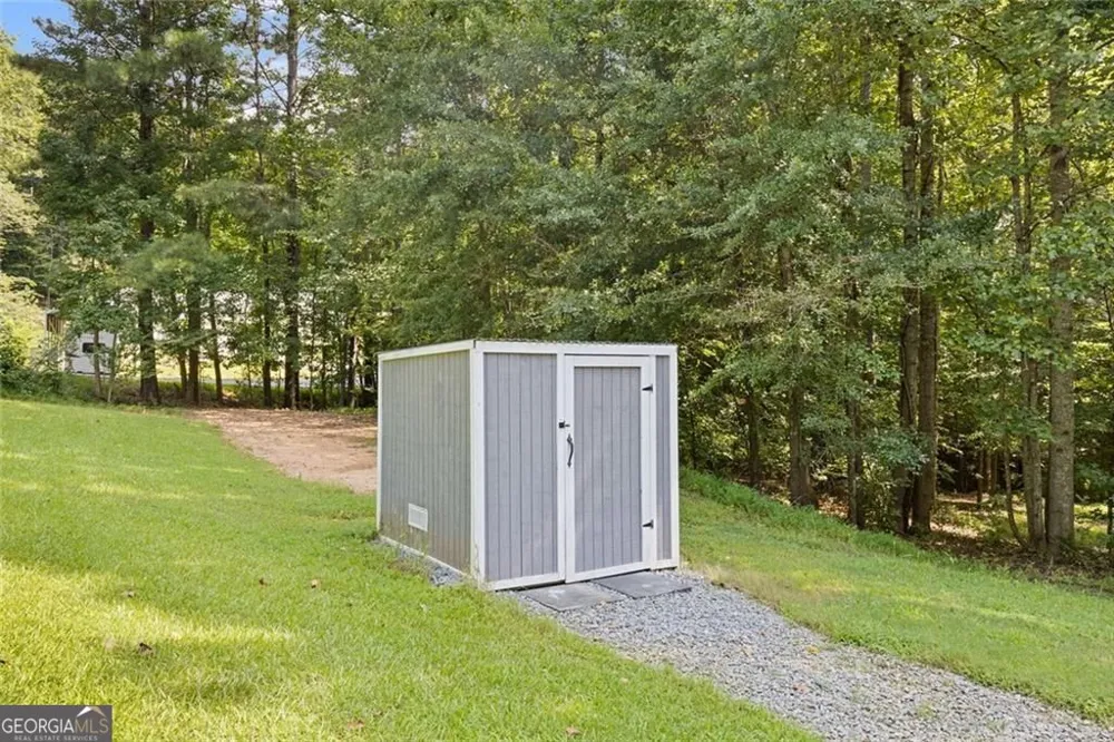 681 Pumpkinvine RD Acworth, GA 30101
