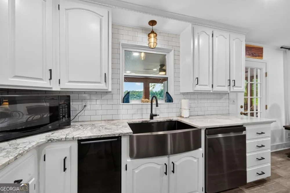 966 Dennis Station RD Eatonton, GA 31024
