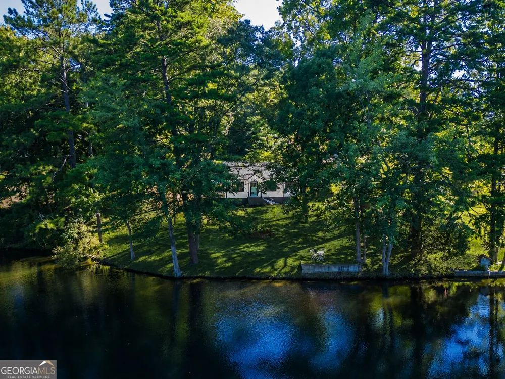 2483 Lakeshore DR Conyers, GA 30012