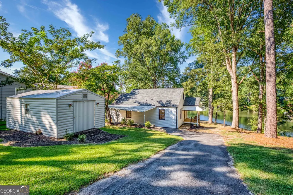 2483 Lakeshore DR Conyers, GA 30012