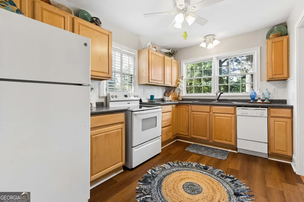 2483 Lakeshore DR Conyers, GA 30012
