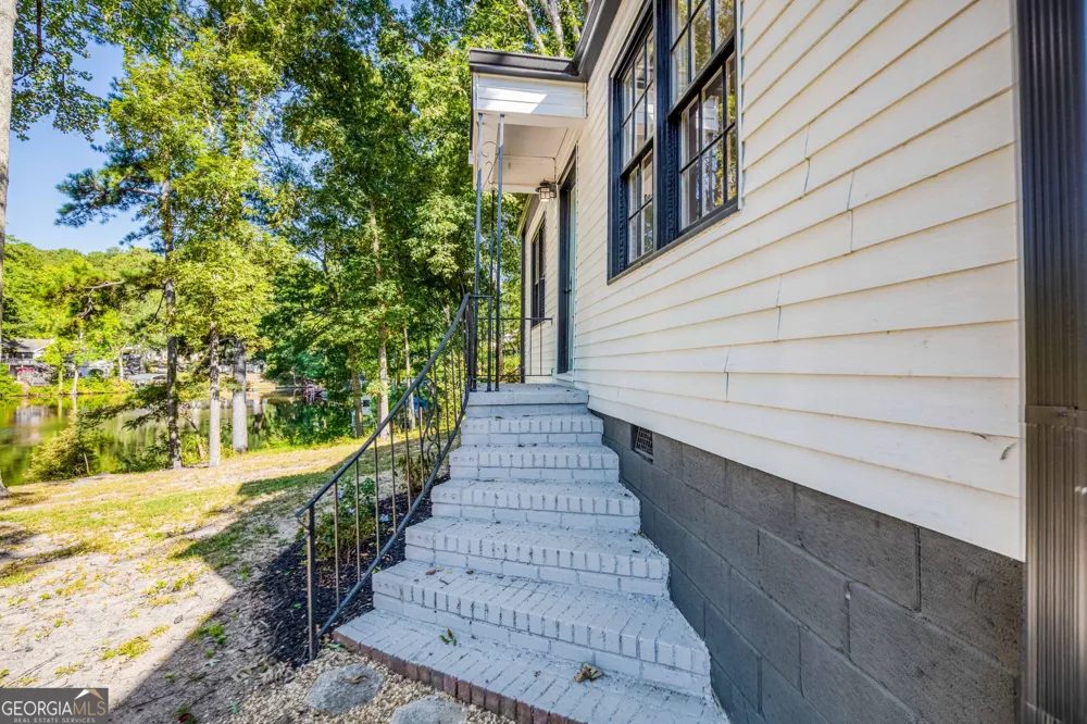 2483 Lakeshore DR Conyers, GA 30012