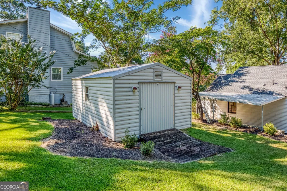 2483 Lakeshore DR Conyers, GA 30012
