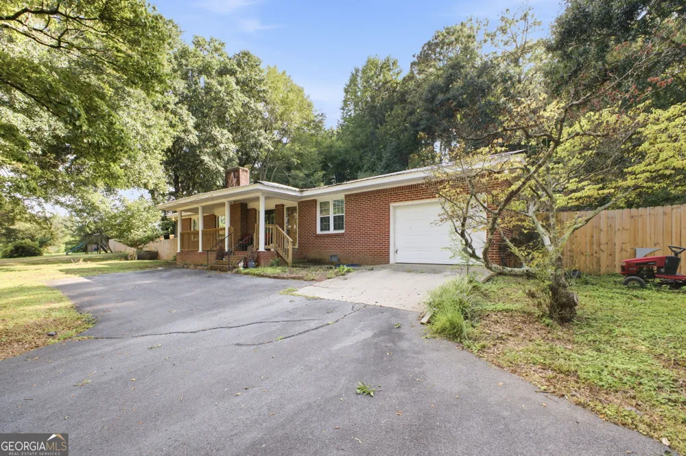 521 Mcdaniel Station RD SW Calhoun, GA 30701