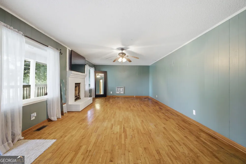 521 Mcdaniel Station RD SW Calhoun, GA 30701
