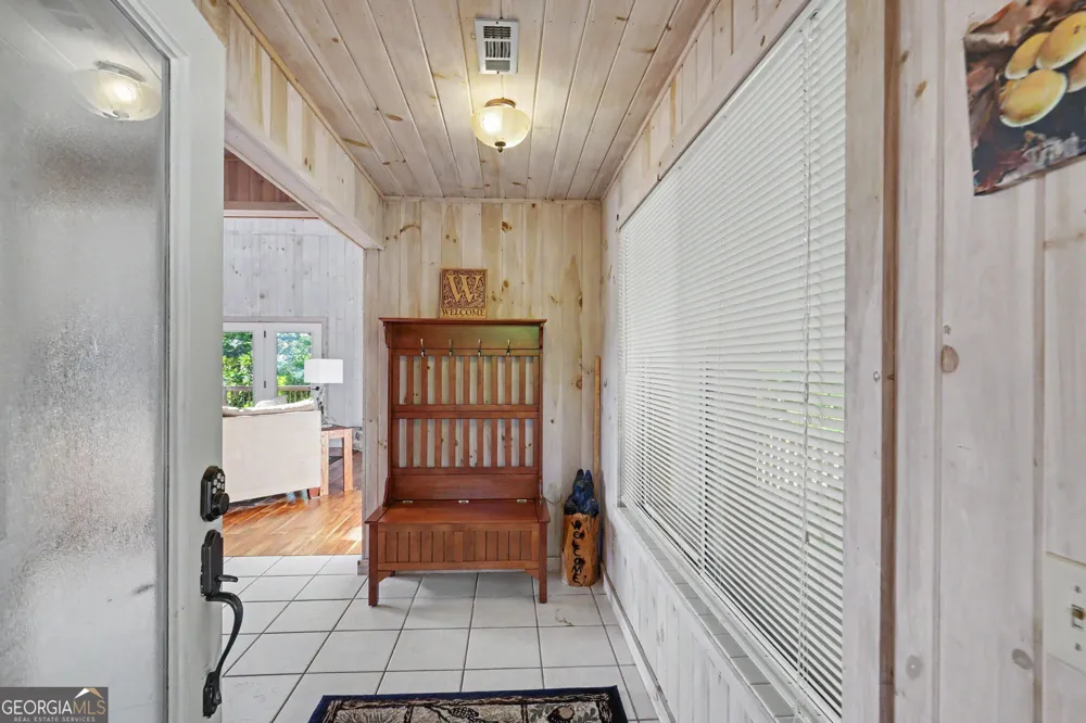 1387 Valley ST Clayton, GA 30525