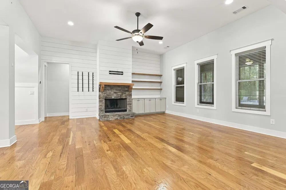 180 Lawshe Farm DR Senoia, GA 30276