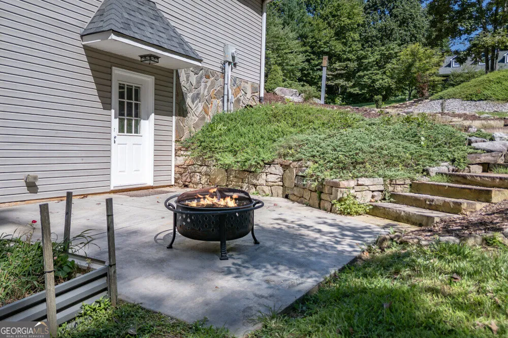 527 Pinebrook DR Blairsville, GA 30512