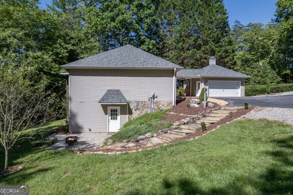 527 Pinebrook DR Blairsville, GA 30512