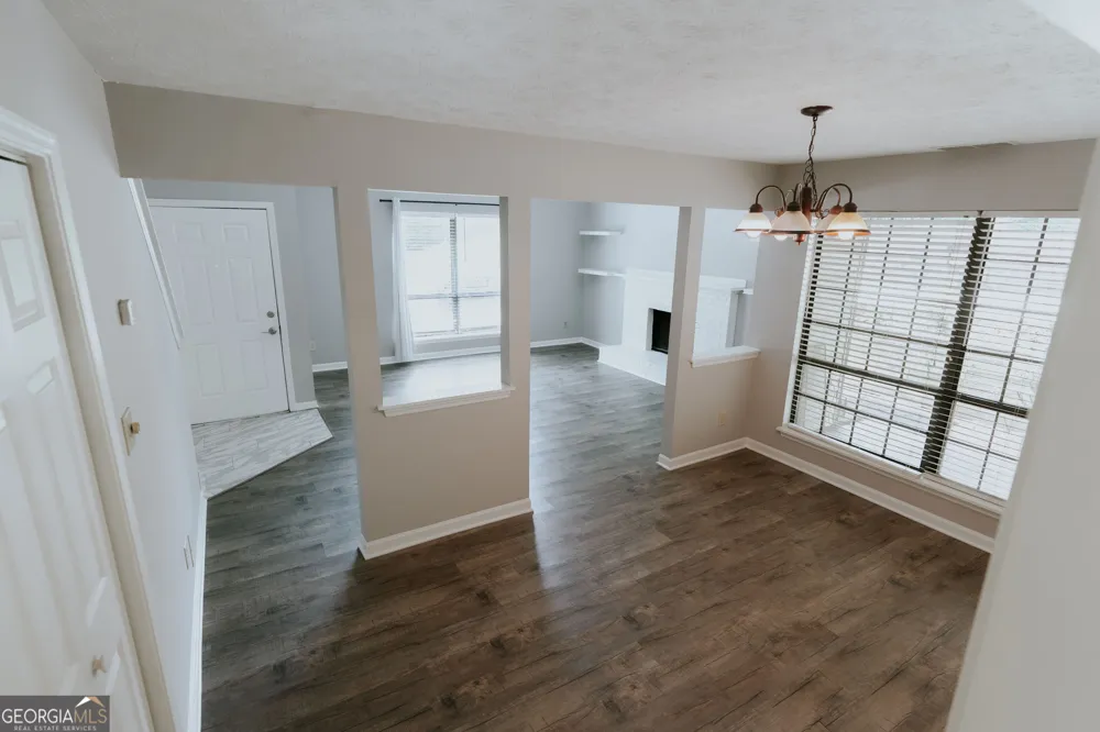 1256 Minhinette DR Roswell, GA 30075