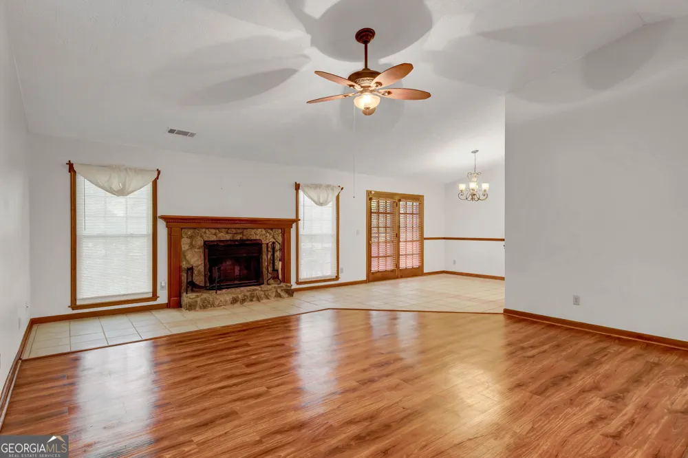 607 Stonemill MNR Lithonia, GA 30058