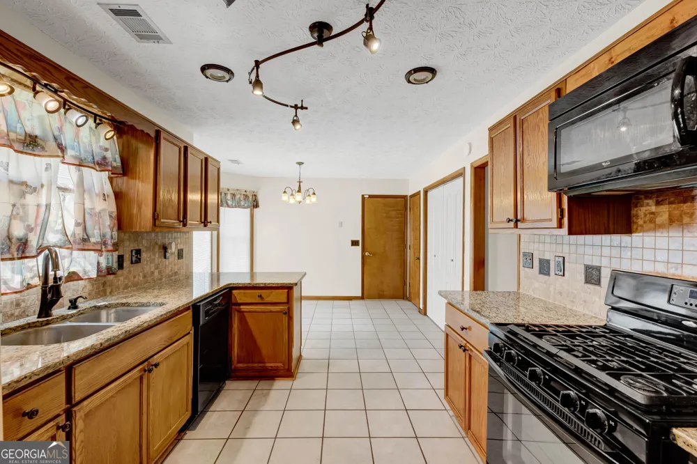 607 Stonemill MNR Lithonia, GA 30058