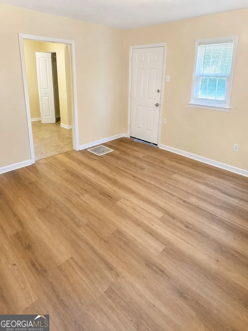 93 Forest RD Stockbridge, GA 30281