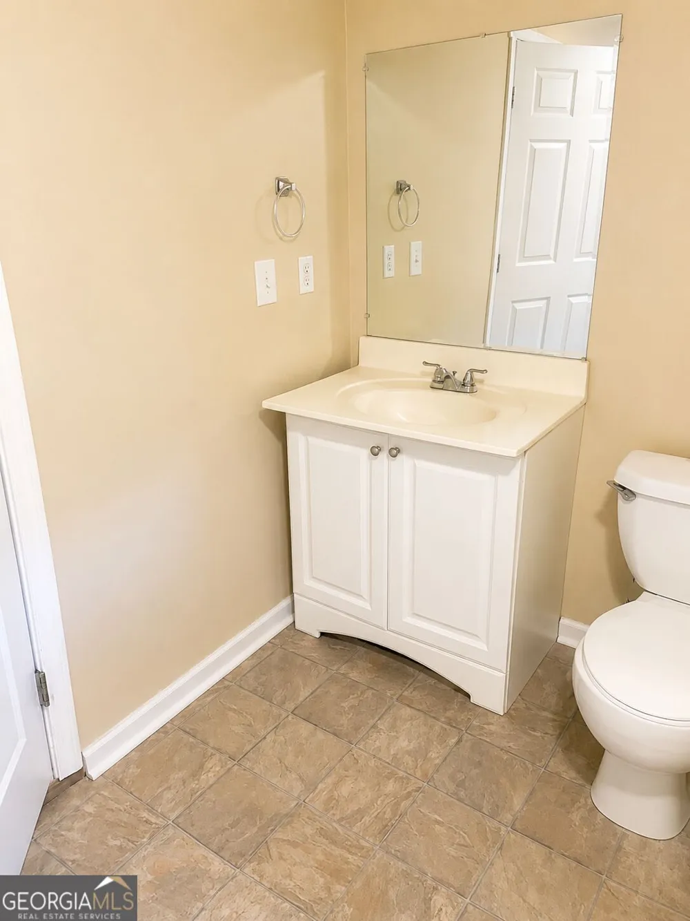 93 Forest RD Stockbridge, GA 30281