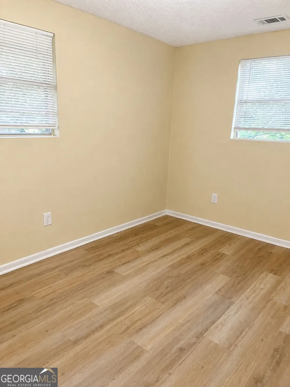 93 Forest RD Stockbridge, GA 30281