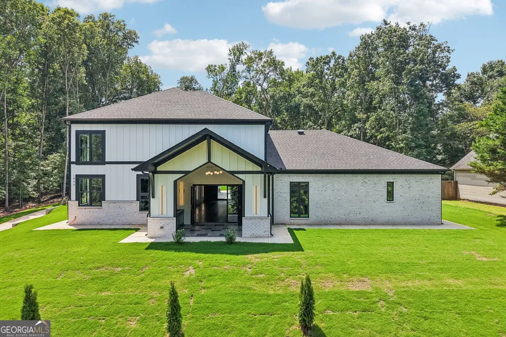 1940 E Bay ST Hoschton, GA 30548