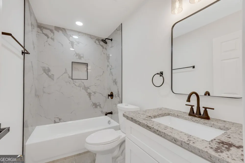 3408 Ashford LOOP Ellenwood, GA 30294
