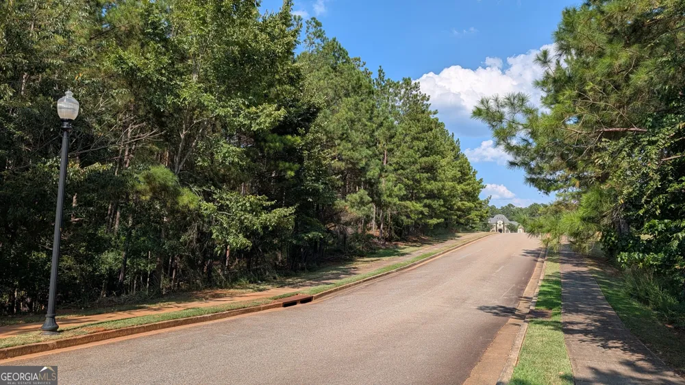 6 Balmoral CT Macon, GA 31210