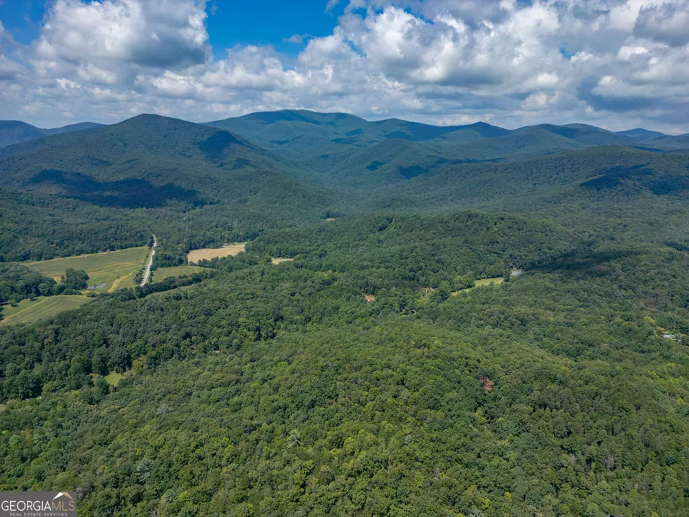 112 Kennedy Mountain RD Clarkesville, GA 30523