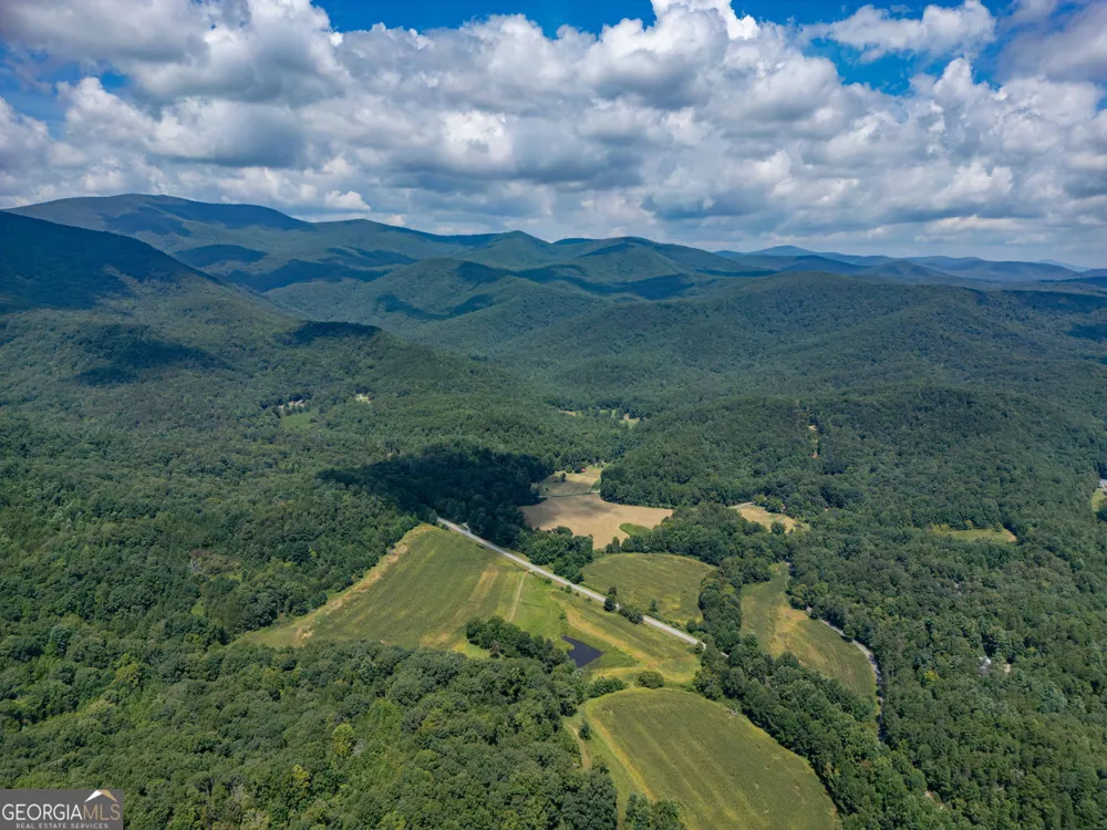 112 Kennedy Mountain RD Clarkesville, GA 30523