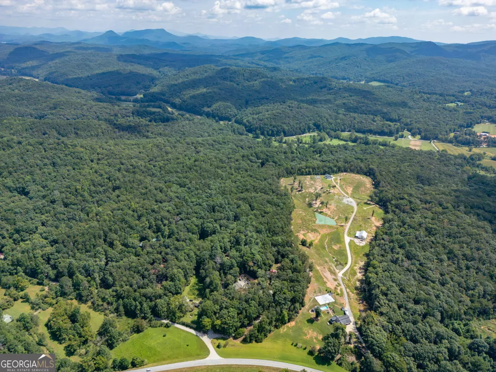 112 Kennedy Mountain RD Clarkesville, GA 30523