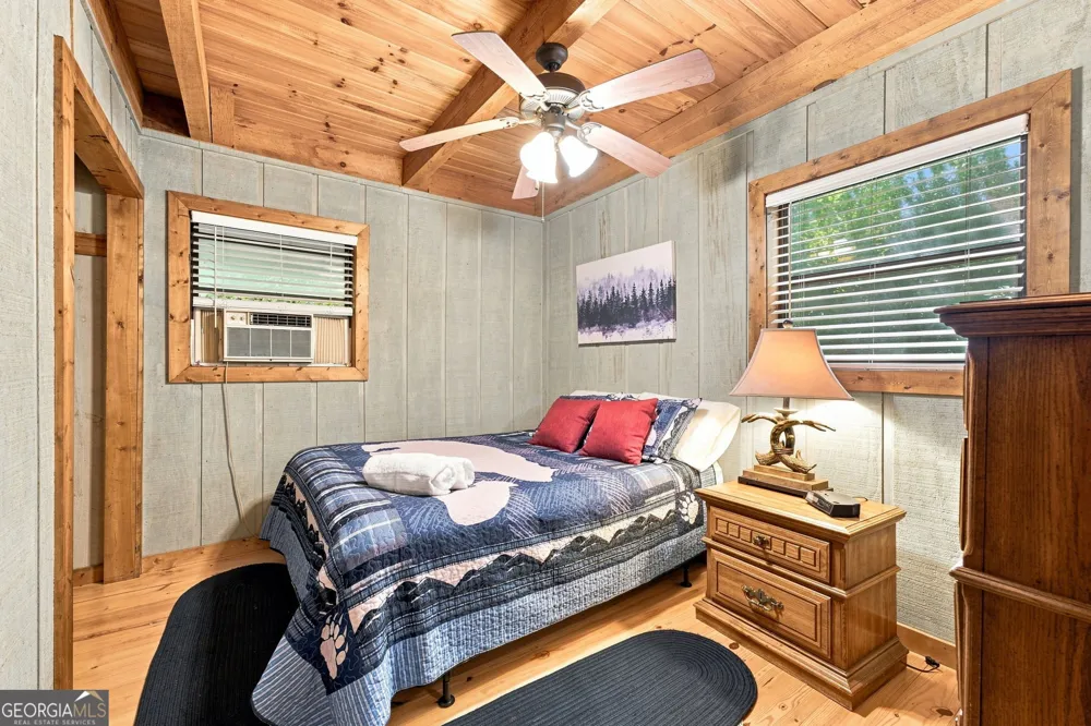 112 Kennedy Mountain RD Clarkesville, GA 30523