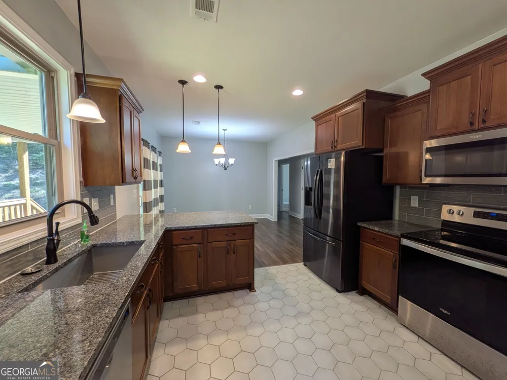 294 Rainbow CIR Cleveland, GA 30528