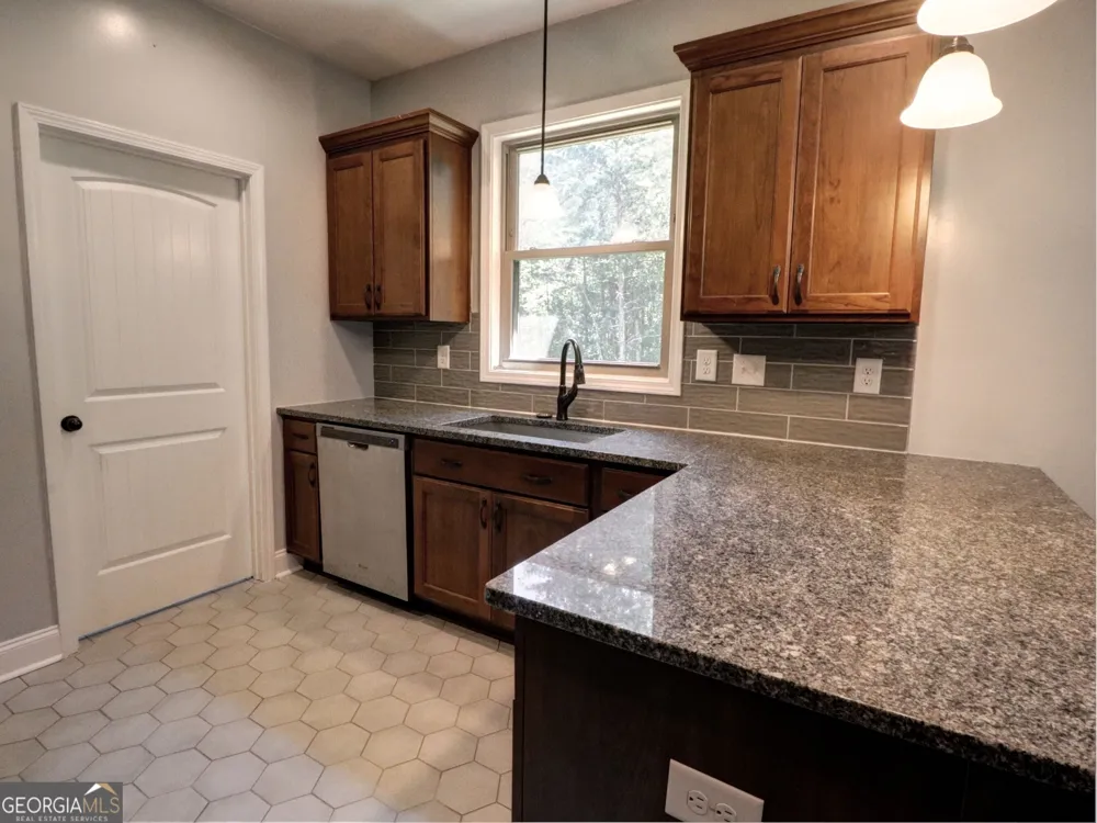 294 Rainbow CIR Cleveland, GA 30528