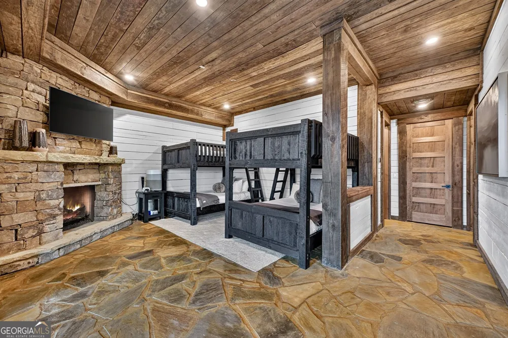 224 Eagle RDG Morganton, GA 30560