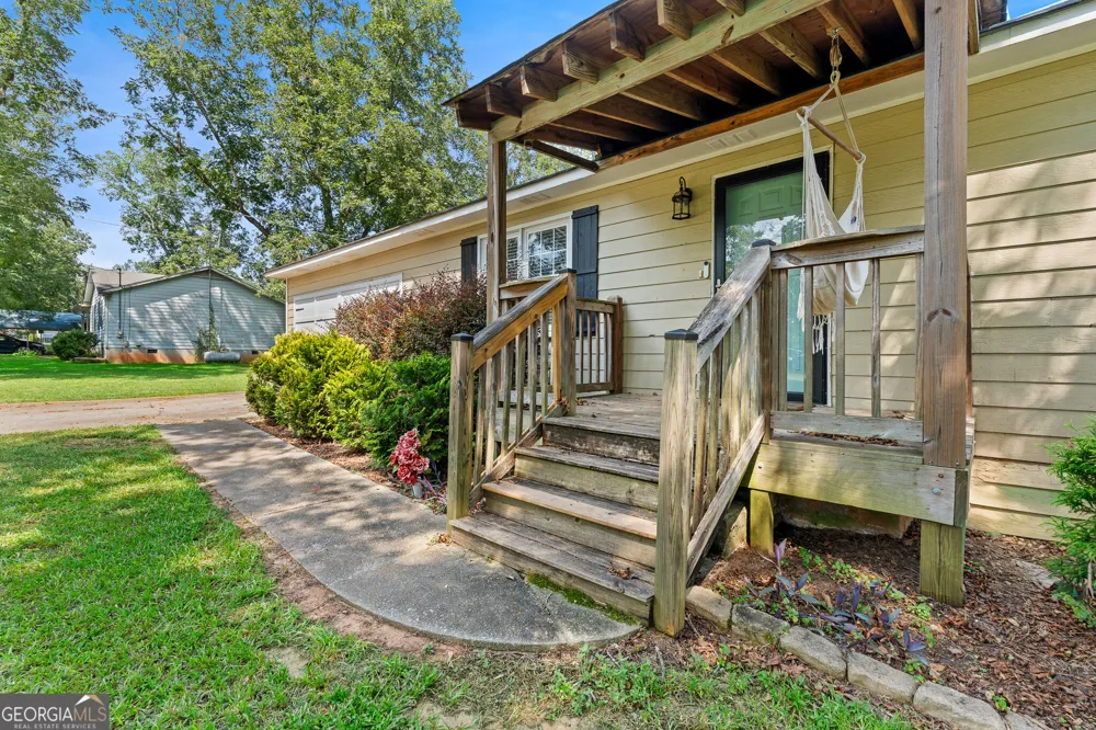 1911 Barnesville RD Griffin, GA 30224