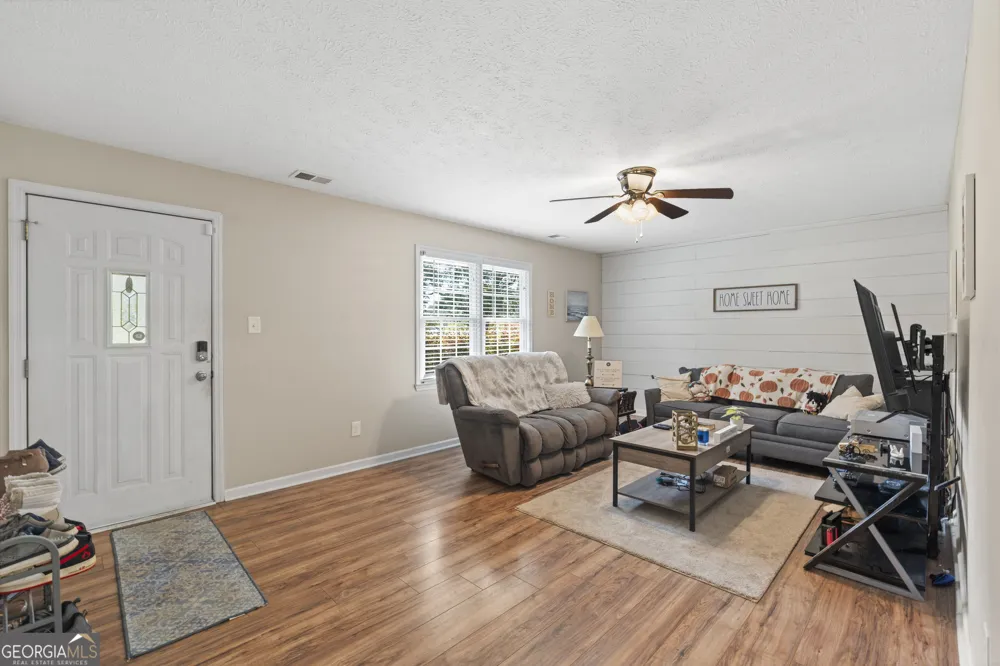 1911 Barnesville RD Griffin, GA 30224