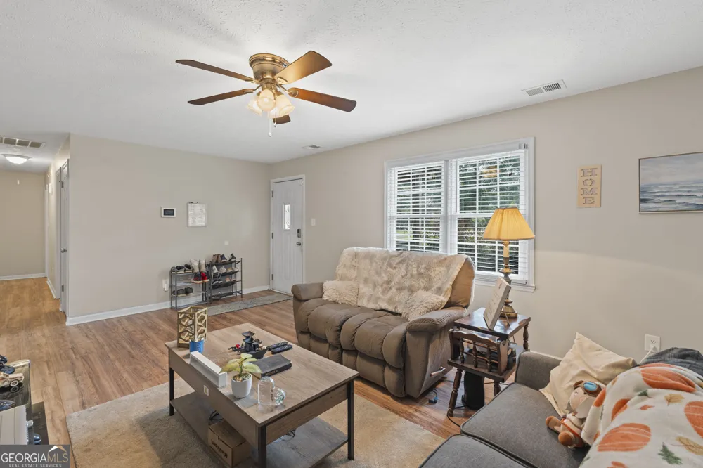 1911 Barnesville RD Griffin, GA 30224