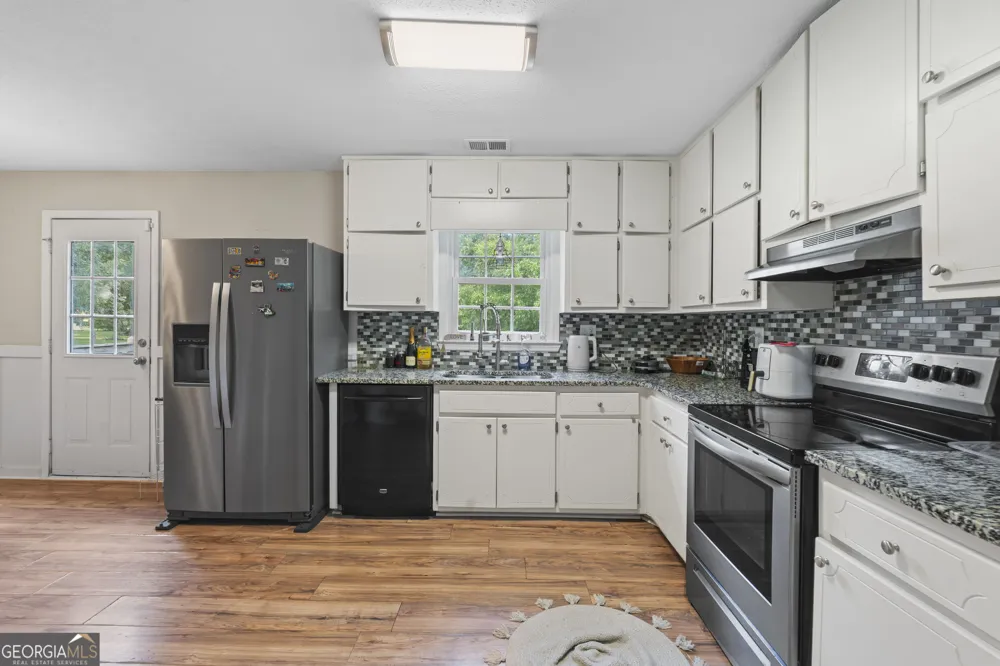 1911 Barnesville RD Griffin, GA 30224