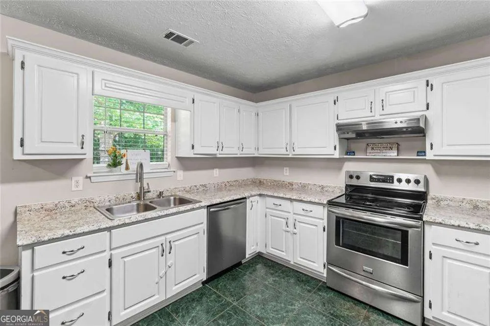 245 Cypress DR Covington, GA 30016